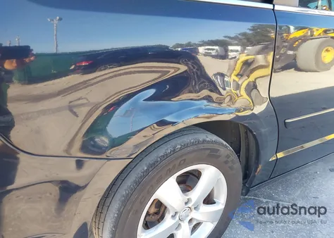 2011 Volkswagen Routan Se z USA, uszkodzony, nr VIN 2V4RW3DG5BR668194